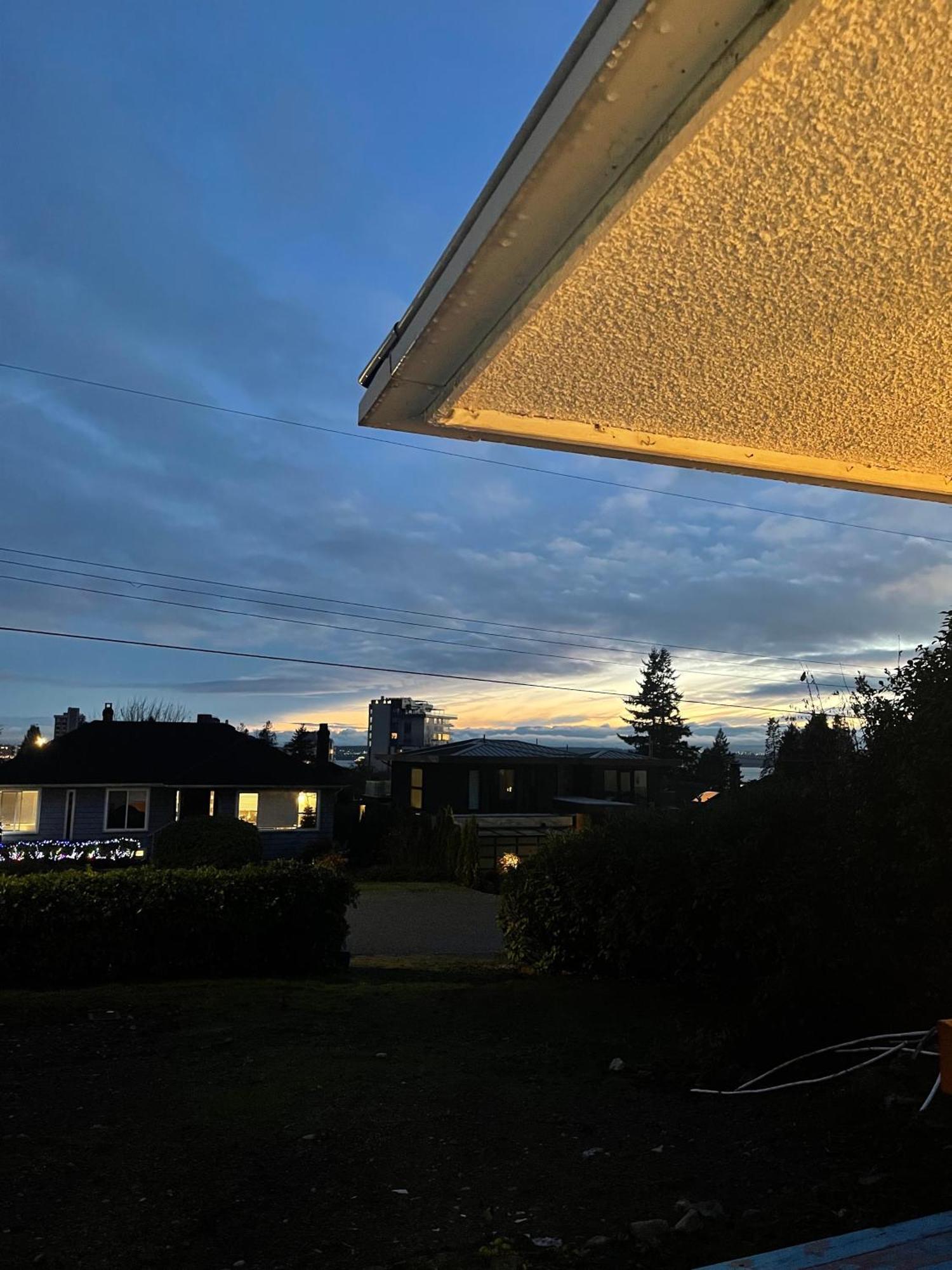 Home In West Vancouver Exteriör bild